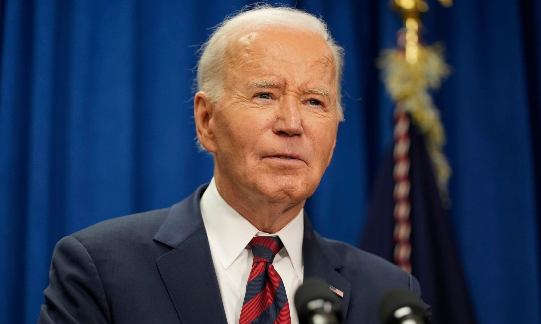 Biden offers advance pardons to Trump critics and Biden family members